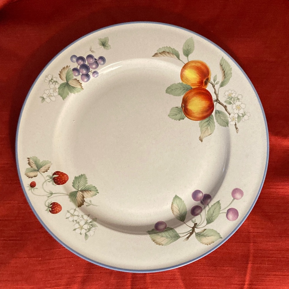 Mikasa Luscious Round Platter
